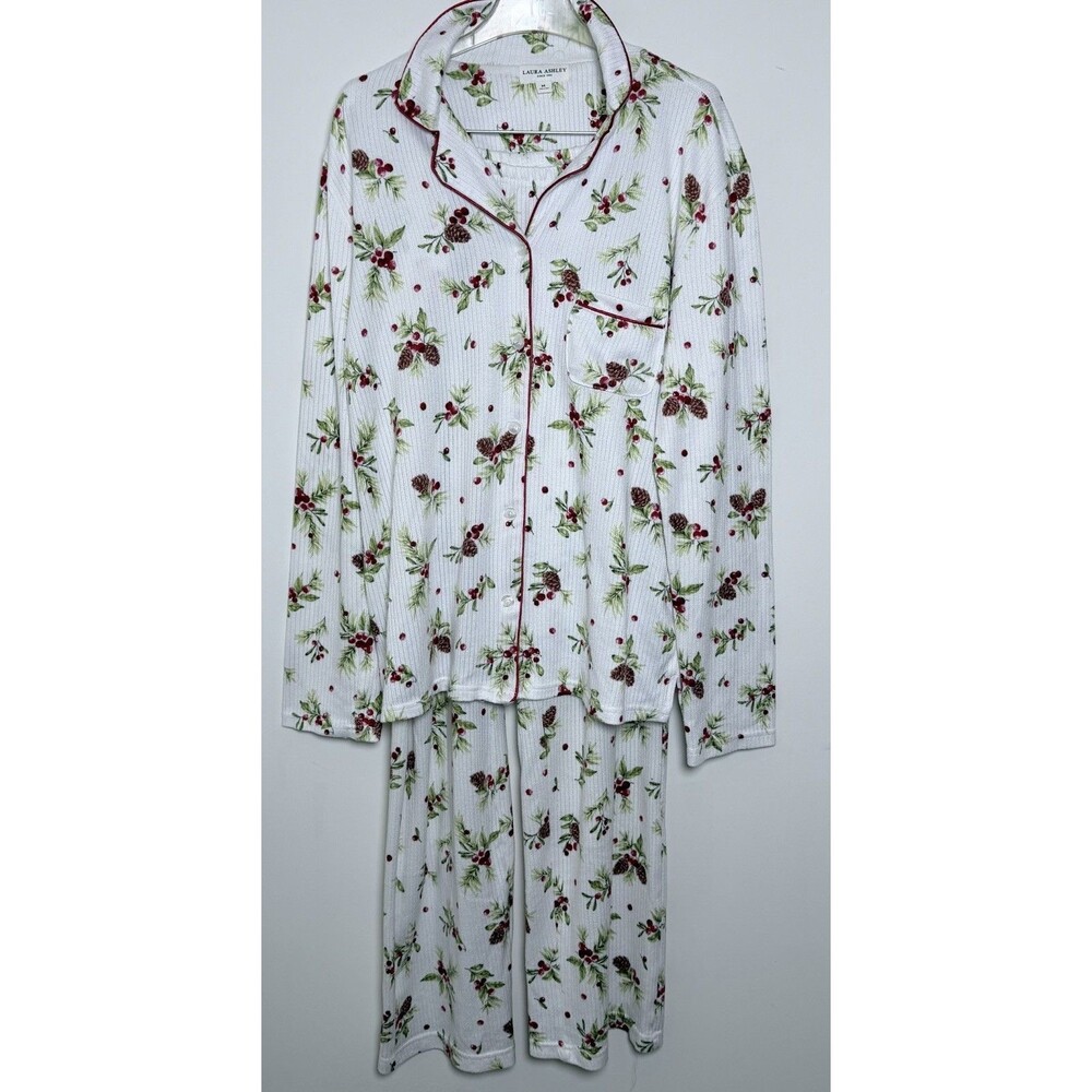 Laura Ashley Pajama Set Women M Christmas Pinecone Holly Berry Holiday PJs